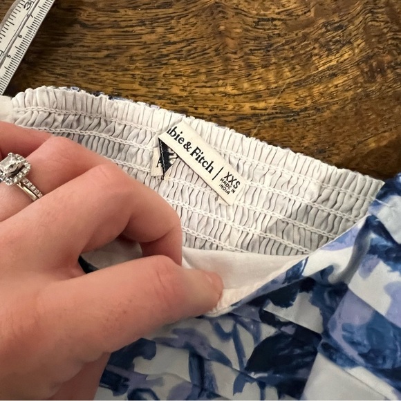 Abercrombie & Fitch Emerson Poplin Sleeve Top - Picture 7 of 7